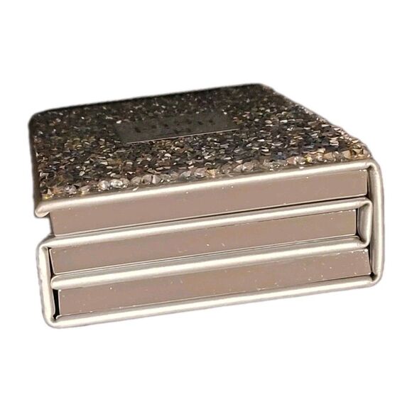 It Cosmetics Makeup LTD IT GIRL Beauty Book NEW Retired Silver BLING Tiny Smudge - Picture 3 of 6